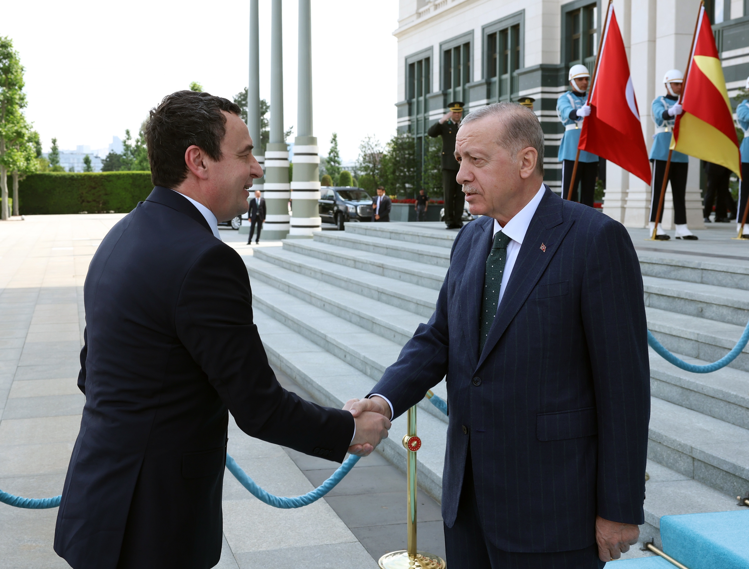 cumhurbaskani-erdogan-kosova-basbakani-kurtiyi-kabul-etti-4CfYleAB.jpg