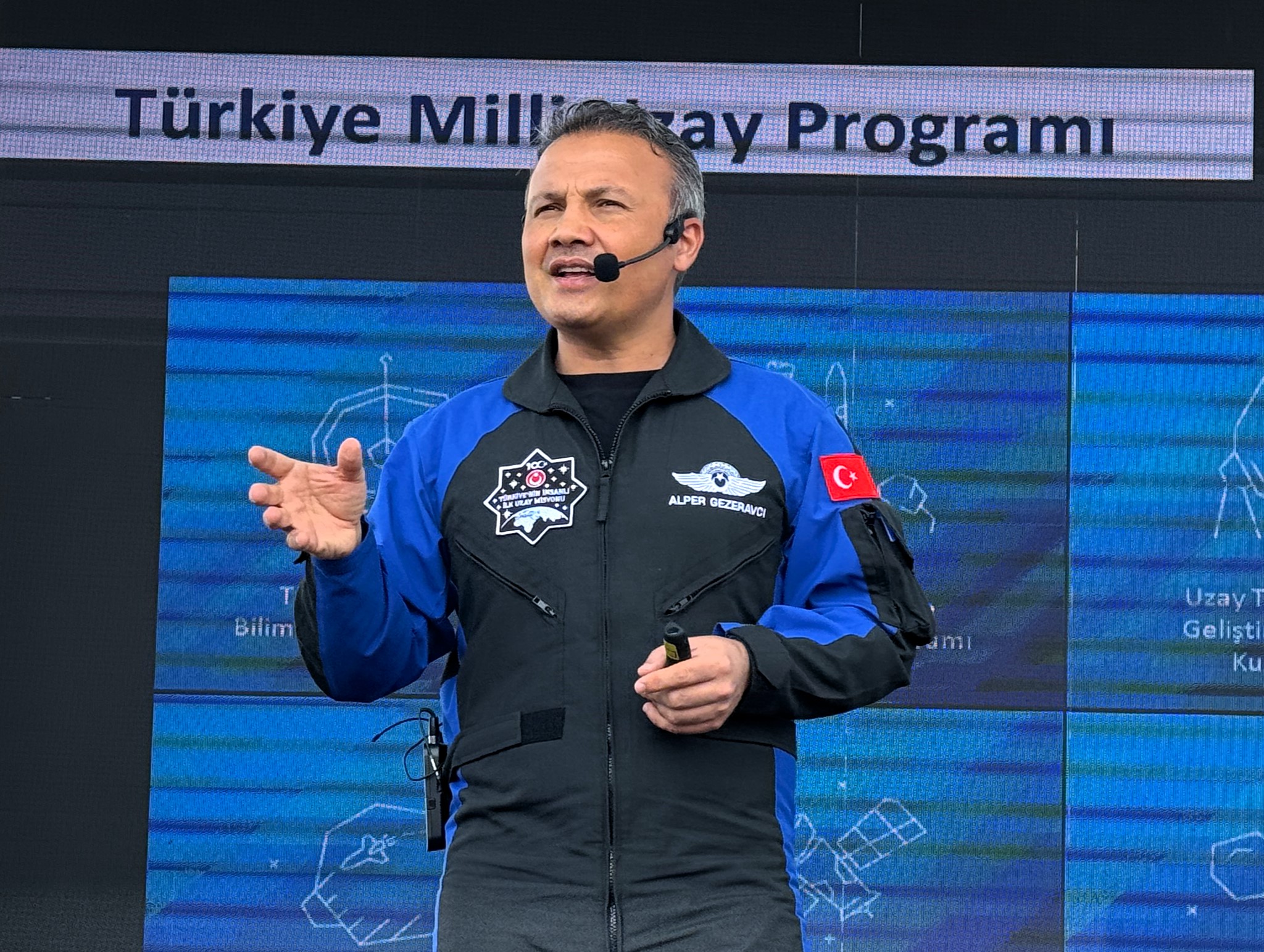 turkiyenin-ilk-astronotu-gezeravci-aksaray-bilim-festivalinde-konustu-gyeUaWnI.jpg