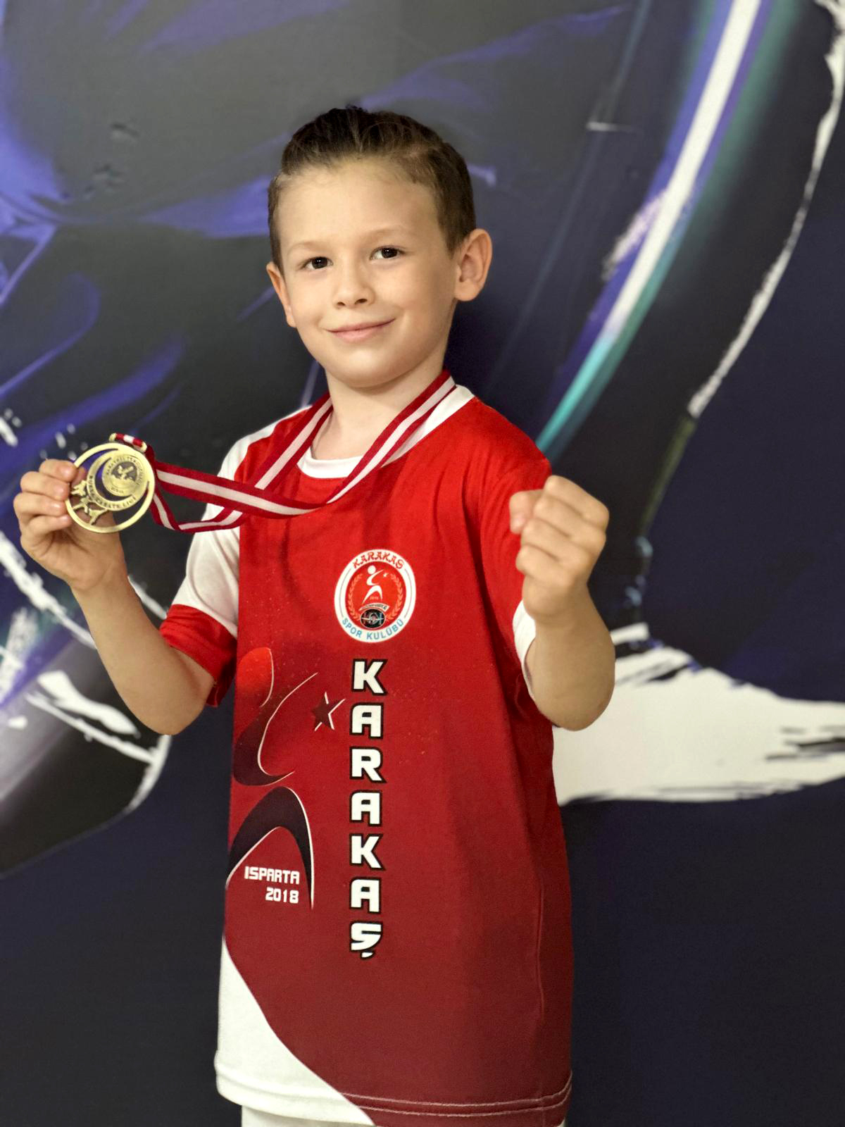 Türkiye üçüncüsü 8 yaşındaki karateci Enes, beyin tümö